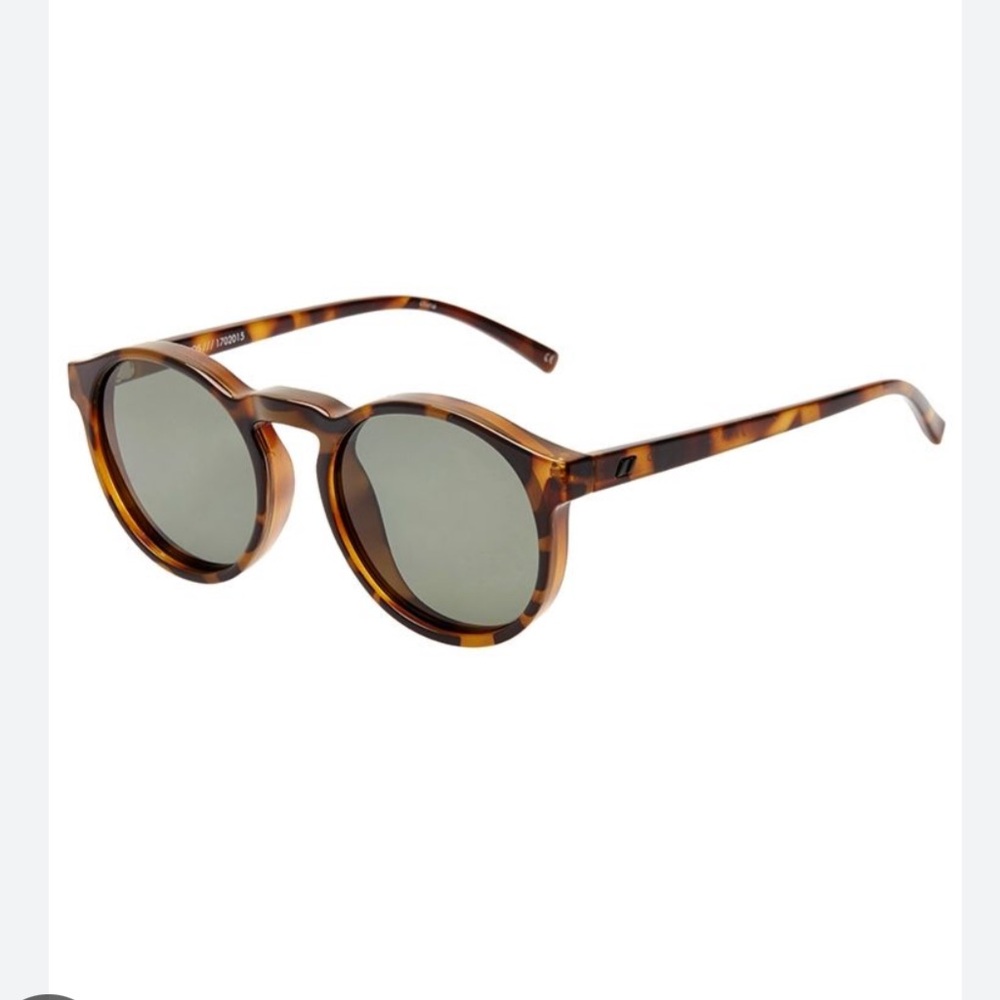Cubanos
Le Specs